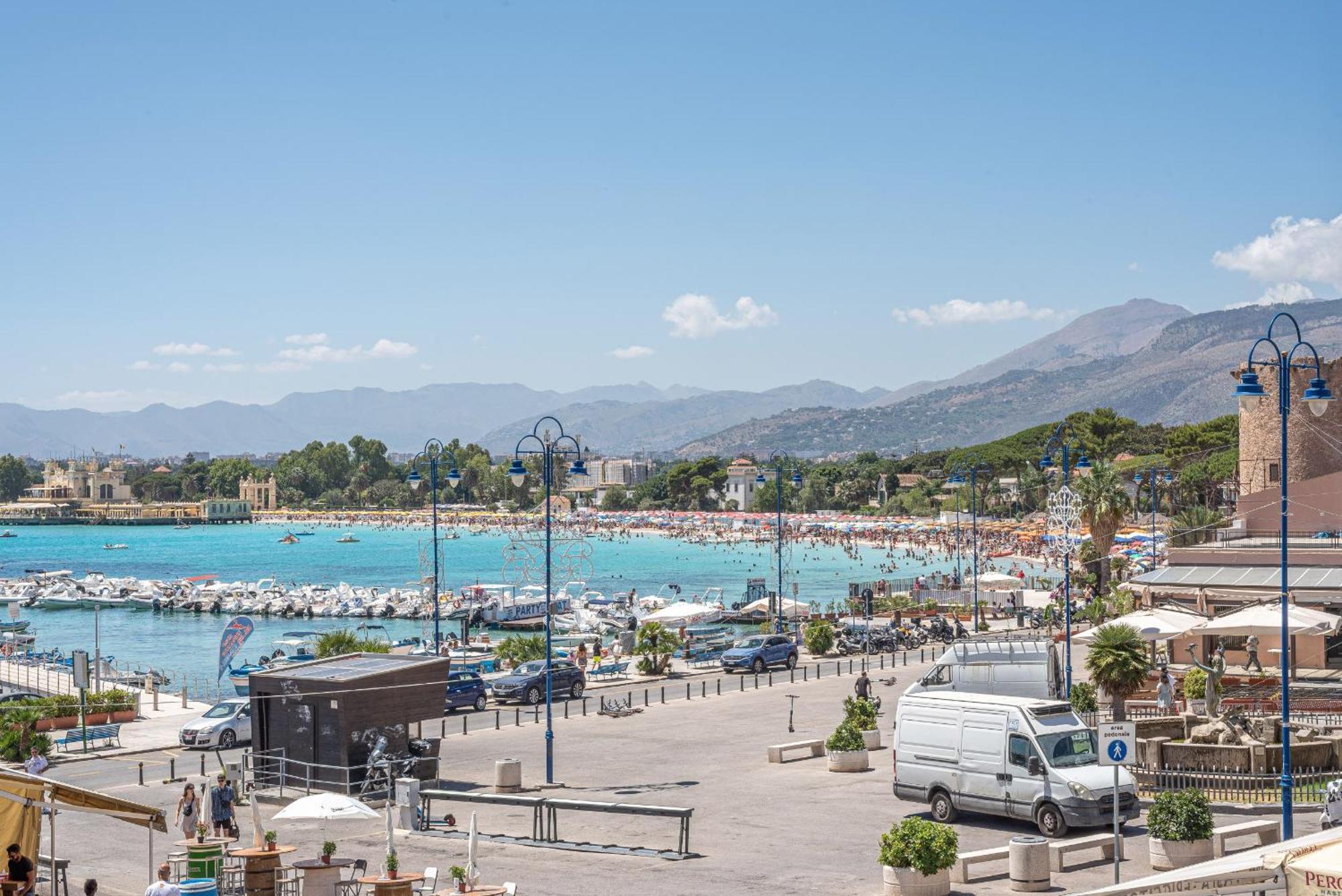 Casetta Al Molo Di Mondello By Wonderful Italy * Palermo